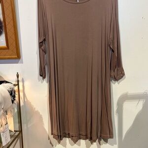 Women's Relaxed Long Sleeve Tunic Top in Brown